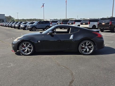 Used 2016 Nissan 370Z w/ Sport Package image 4