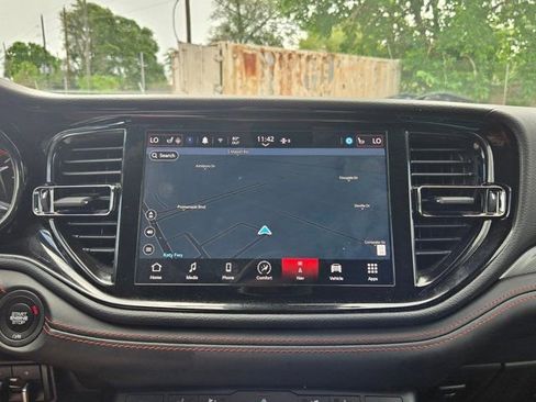 Used 2025 Dodge Durango GT AWD/4WD image 19
