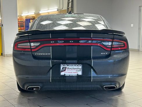 Used 2017 Dodge Charger SXT image 6