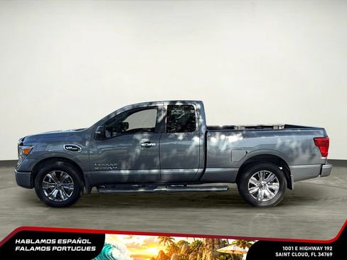 Used 2017 Nissan Titan SV RWD image 3