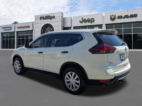 Used 2020 Nissan Rogue S image 5