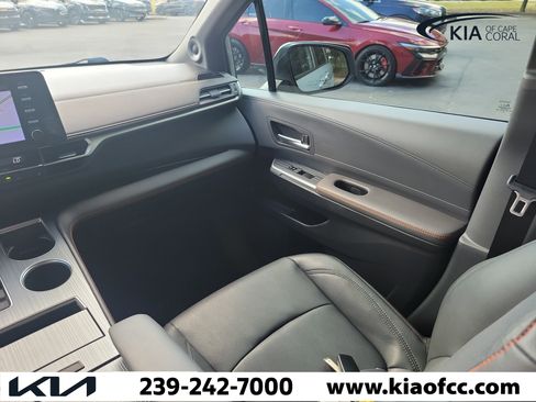 Used 2023 Toyota Sienna XSE w/ XSE Plus Package FWD image 20