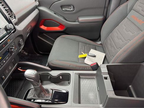 Used 2024 Nissan Frontier PRO-4X w/ Technology Package image 23