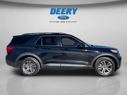 Used 2023 Ford Explorer XLT w/ Equipment Group 202A image 2