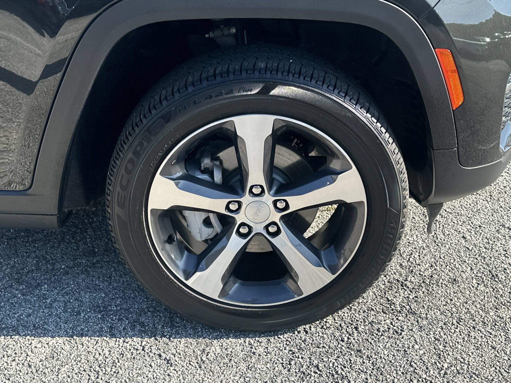 Used 2023 Jeep Grand Cherokee Limited AWD/4WD image 12