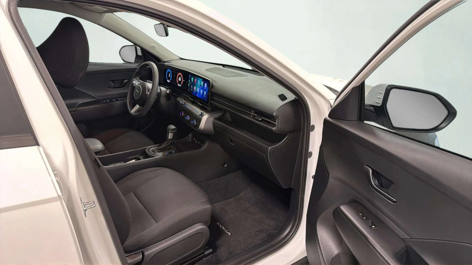 Used 2025 Hyundai Kona SE FWD image 24