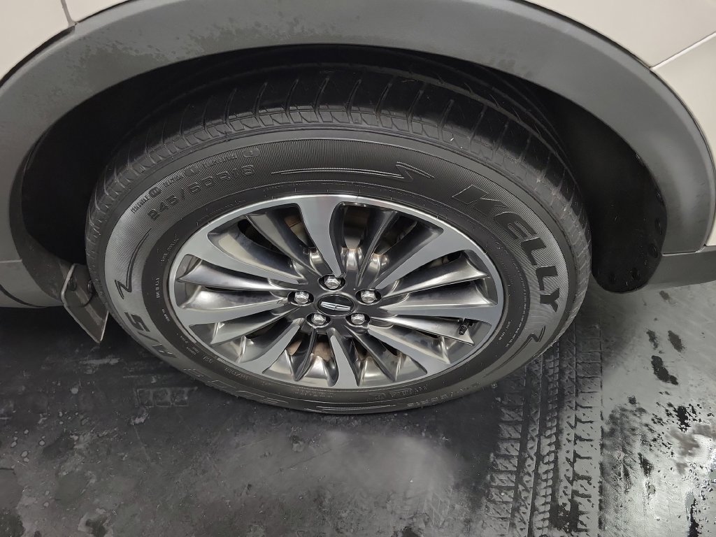 Used 2019 Lincoln Nautilus Select AWD/4WD image 12