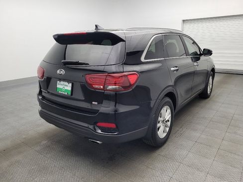 Used 2019 Kia Sorento LX w/ LX Convenience Package image 9