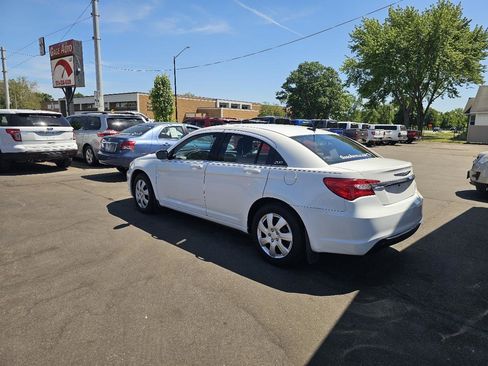 Used 2013 Chrysler 200 LX FWD image 7