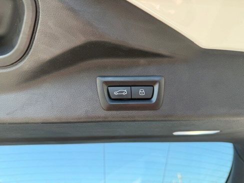 Used 2024 BMW X5 xDrive40i w/ Premium Package image 8