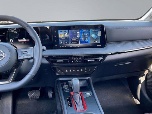 New 2026 Nissan Kicks SR FWD image 8