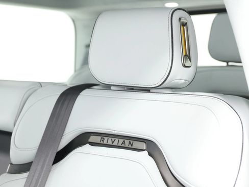 Used 2024 Rivian R1S Adventure AWD/4WD image 56