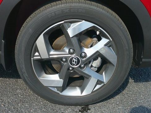 Certified 2024 Hyundai Venue SEL image 23