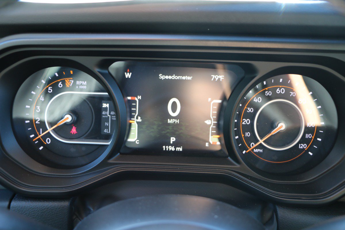 Used 2026 Jeep Gladiator Mojave AWD/4WD image 30