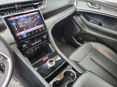 Used 2023 Jeep Grand Cherokee L Limited w/ Trailer Tow Group (B) image 12