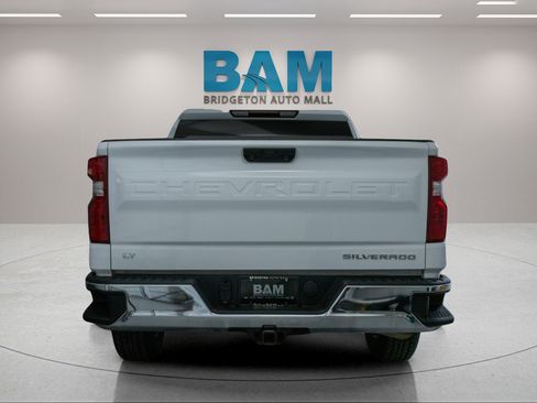 Used 2025 Chevrolet Silverado 1500 LT AWD/4WD image 6