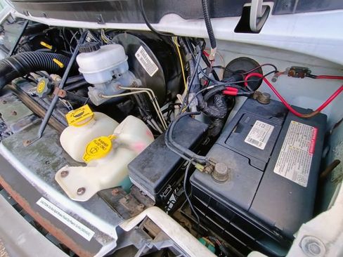 Used 2002 Dodge B3500 image 69