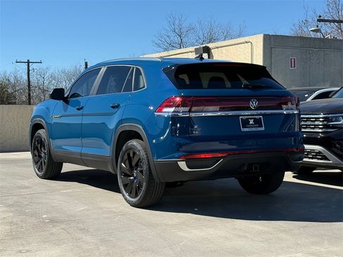 New 2026 Volkswagen Atlas Cross Sport SE image 8