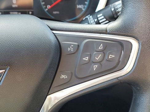 Used 2018 Chevrolet Equinox LT FWD image 9