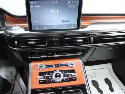 Used 2021 Lincoln Aviator Reserve w/ Elements Package Plus AWD/4WD image 16