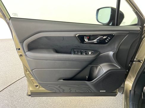 Certified 2025 Subaru Forester Touring image 12