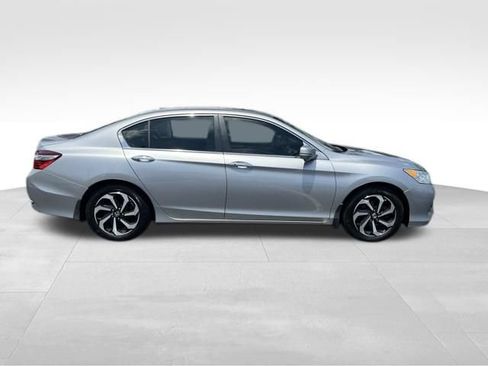 Used 2017 Honda Accord EX-L image 8