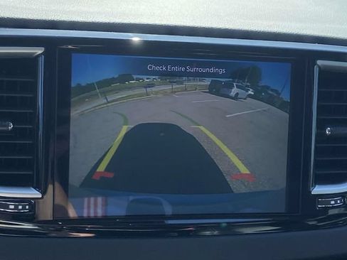 Used 2024 Chrysler Pacifica Touring-L FWD image 24