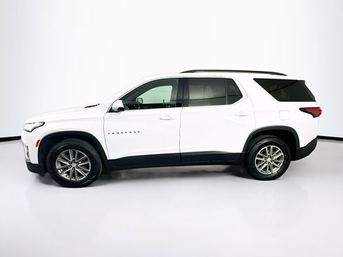 Used 2023 Chevrolet Traverse LT FWD image 4