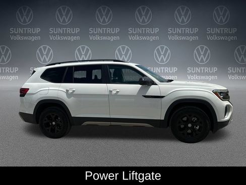 Used 2025 Volkswagen Atlas Peak Edition SE AWD/4WD image 7
