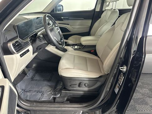 Used 2024 Kia Telluride S w/ S Sunroof Package image 9