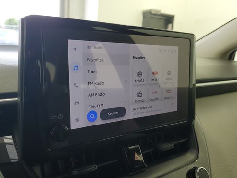 Used 2024 Toyota Corolla LE FWD image 28