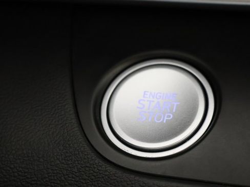 Used 2023 Hyundai Elantra SEL w/ Convenience Package image 17