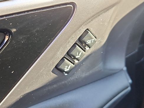 Used 2020 Subaru Outback Limited image 13