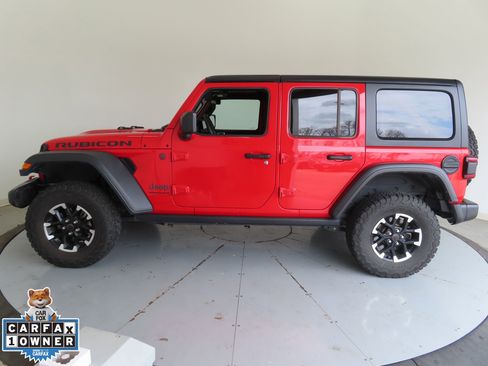 Used 2025 Jeep Wrangler Rubicon image 8