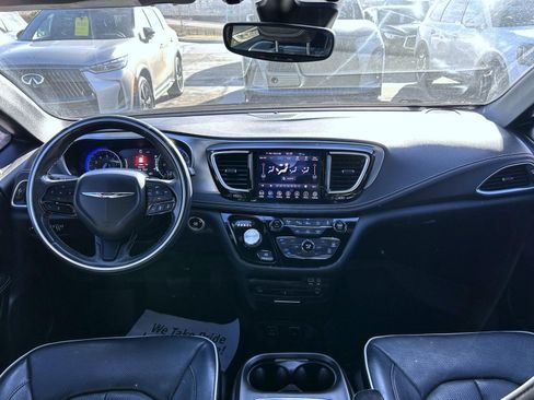 Used 2020 Chrysler Pacifica Limited w/ Advanced Safetytec Group image 12