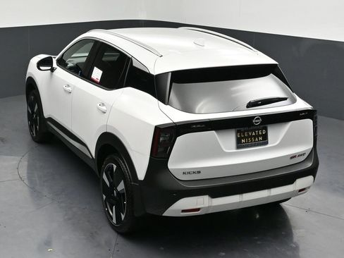 Certified 2025 Nissan Kicks SR image 22