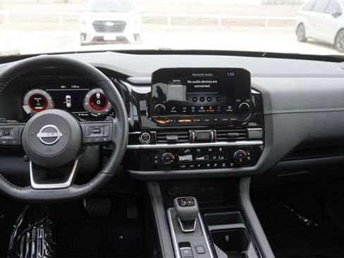 Used 2023 Nissan Pathfinder Platinum w/ Cargo Package image 15