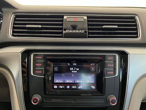 Used 2018 Volkswagen Passat 2.0T S FWD image 19