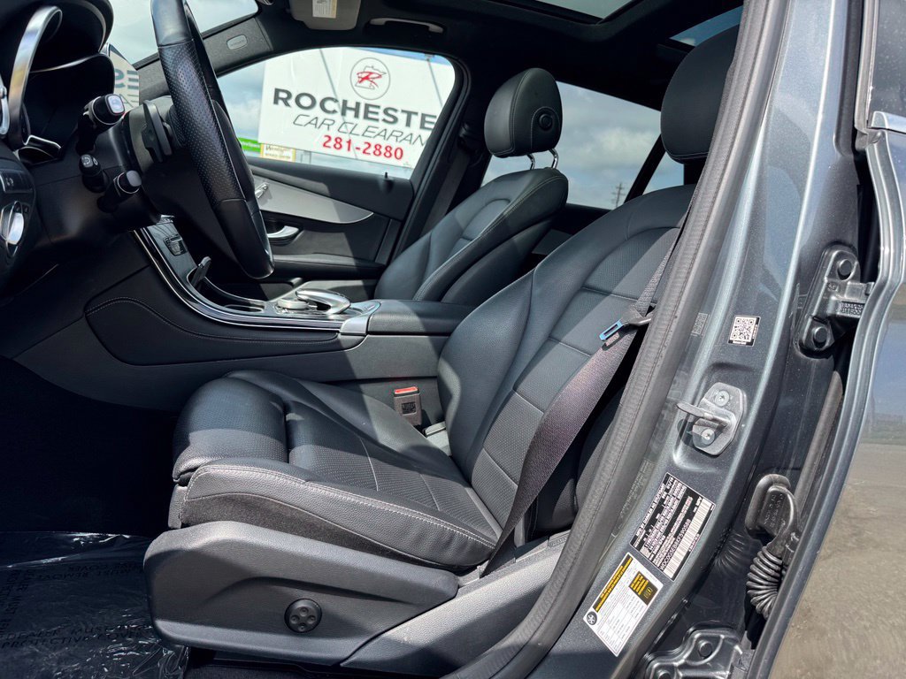 Used 2019 Mercedes-Benz GLC 350e 4MATIC image 5