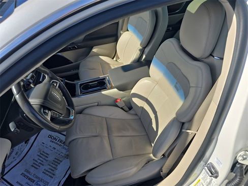 Used 2018 Lincoln Continental Reserve image 16