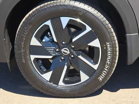 New 2026 Nissan Kicks SV w/ Interior Electronics Package AWD/4WD image 25