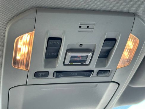 Used 2023 Toyota Highlander XLE FWD image 21