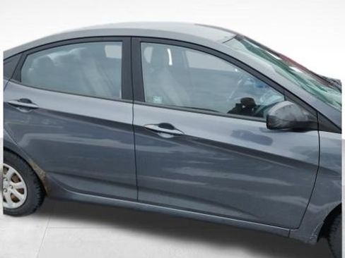 Used 2012 Hyundai Accent GLS image 4