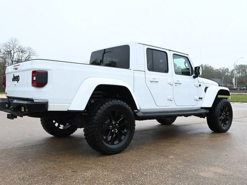 Used 2023 Jeep Gladiator Overland image 3