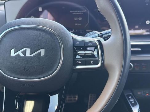 Used 2025 Kia Sorento SX Prestige w/ Olive Brown Leather Package AWD/4WD image 22