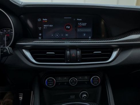 Used 2023 Alfa Romeo Stelvio Quadrifoglio image 41