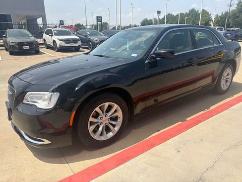 Used 2023 Chrysler 300 Touring RWD image 1
