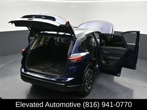 Used 2024 Nissan Rogue SV w/ SV Premium Package AWD/4WD image 33