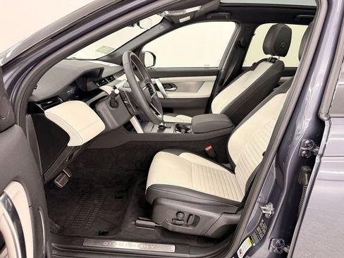 New 2025 Land Rover Discovery Sport Dynamic SE image 5