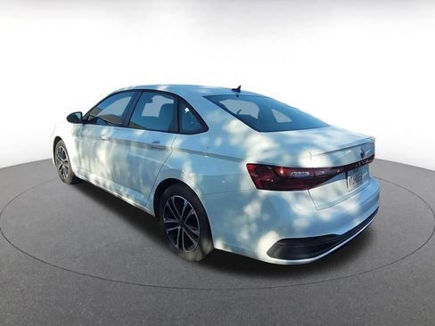 Used 2025 Volkswagen Jetta Sport image 5